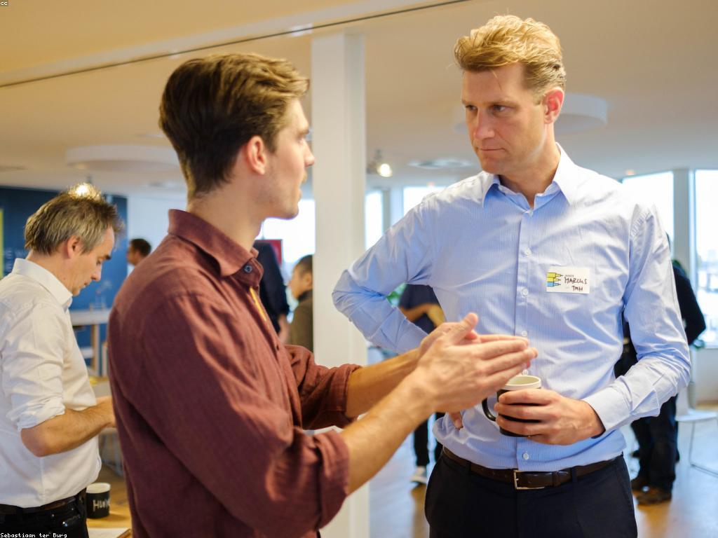 ការកែលម្អបទពិសោធន៍អតិថិជន៖ យុទ្ធសាស្ត្រនិងវិធីសាស្ត្រ